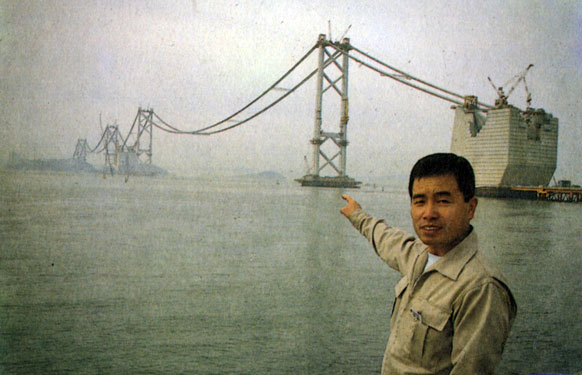 'Самый длинный в мире мост. За год до конца строительства'