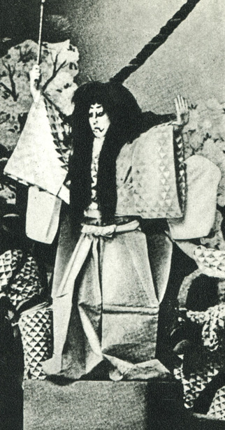 Утаэмон  Накамура - прославленный исполнитель женских ролей